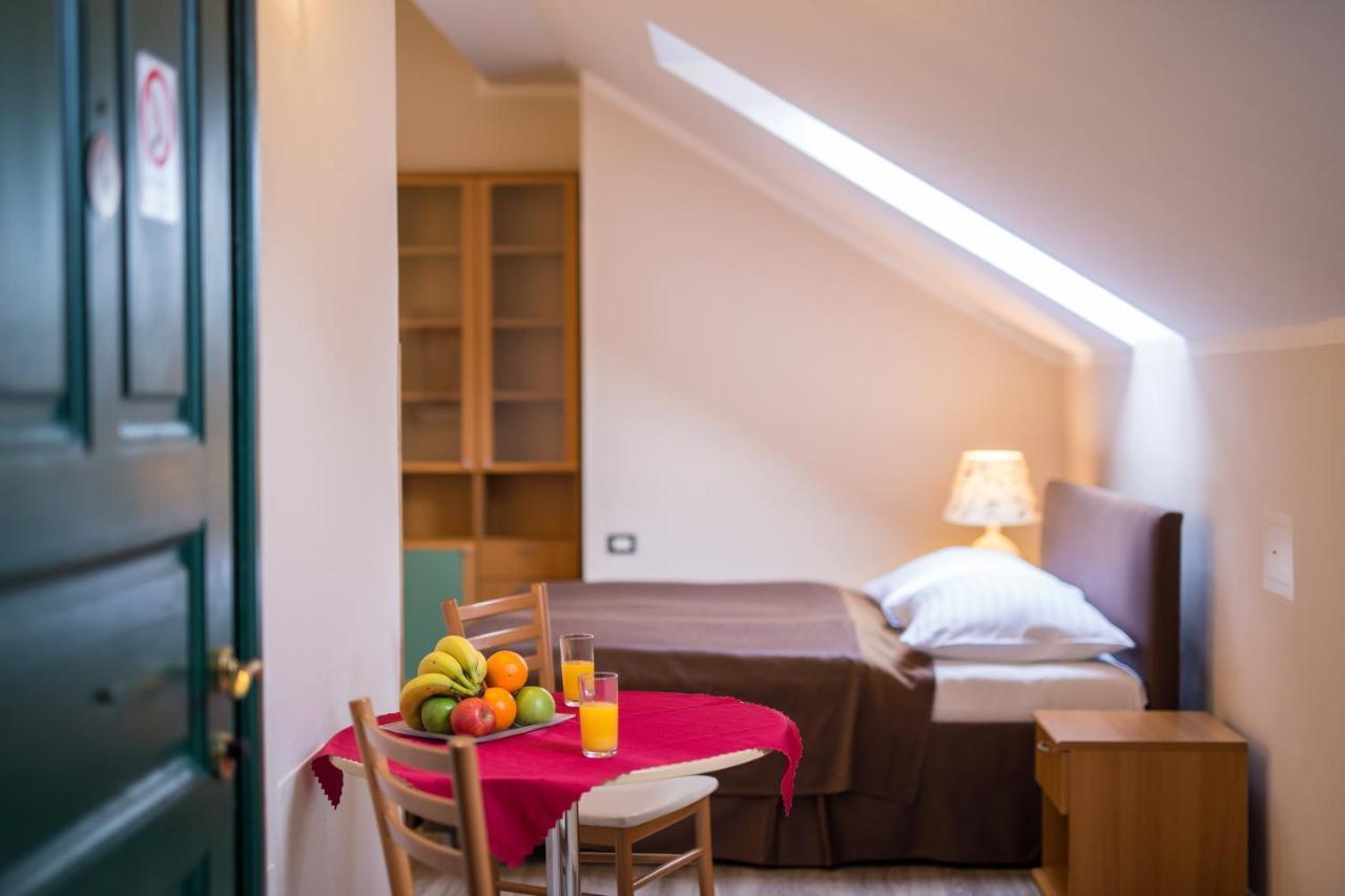 Duskova Apartments براغ المظهر الخارجي الصورة