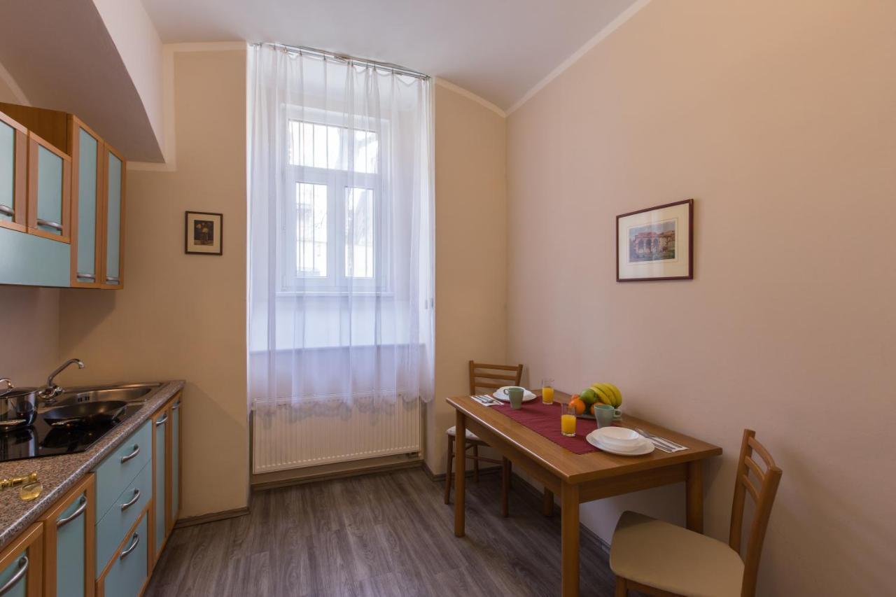 Duskova Apartments براغ المظهر الخارجي الصورة