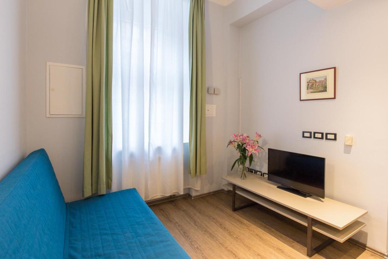 Duskova Apartments براغ المظهر الخارجي الصورة